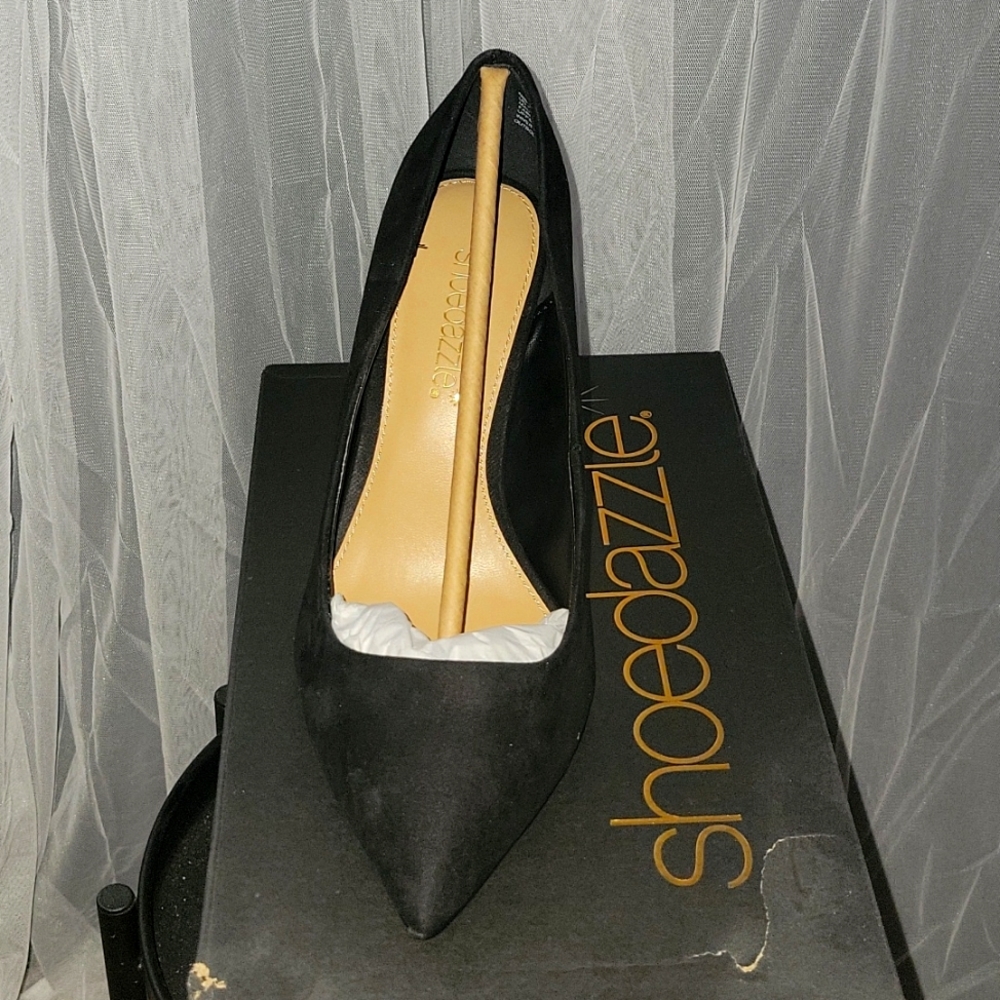 Black Suede Pumps - size 7